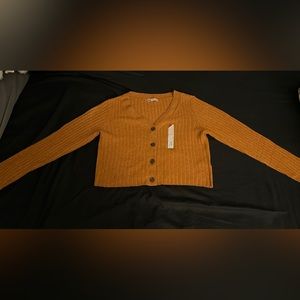 Junior’s SO cropped long sleeve fitted cardigan in size large